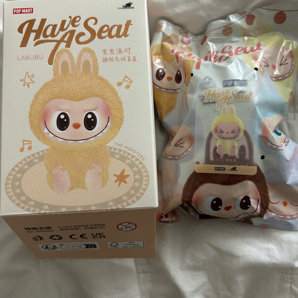 AUTHENTIC Pop Mart THE MONSTERS - Have a Seat Vinyl Plush Blind Box Sisi